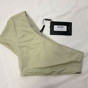 NWT PrettyLittleThing One Shoulder Bikini Top